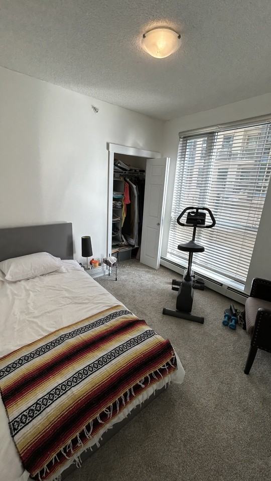 325 3 St Se - Photo 4 of 14