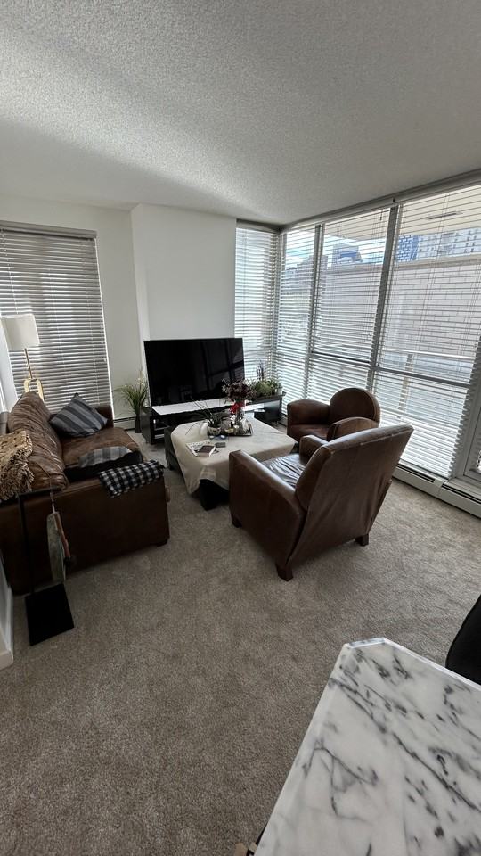 325 3 St Se - Photo 5 of 14