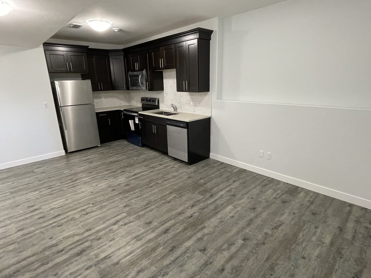 2 Bedroom | 1 Bathroom | Lower Unit 728 Feheregyhazi Blvd - Photo 4 of 16
