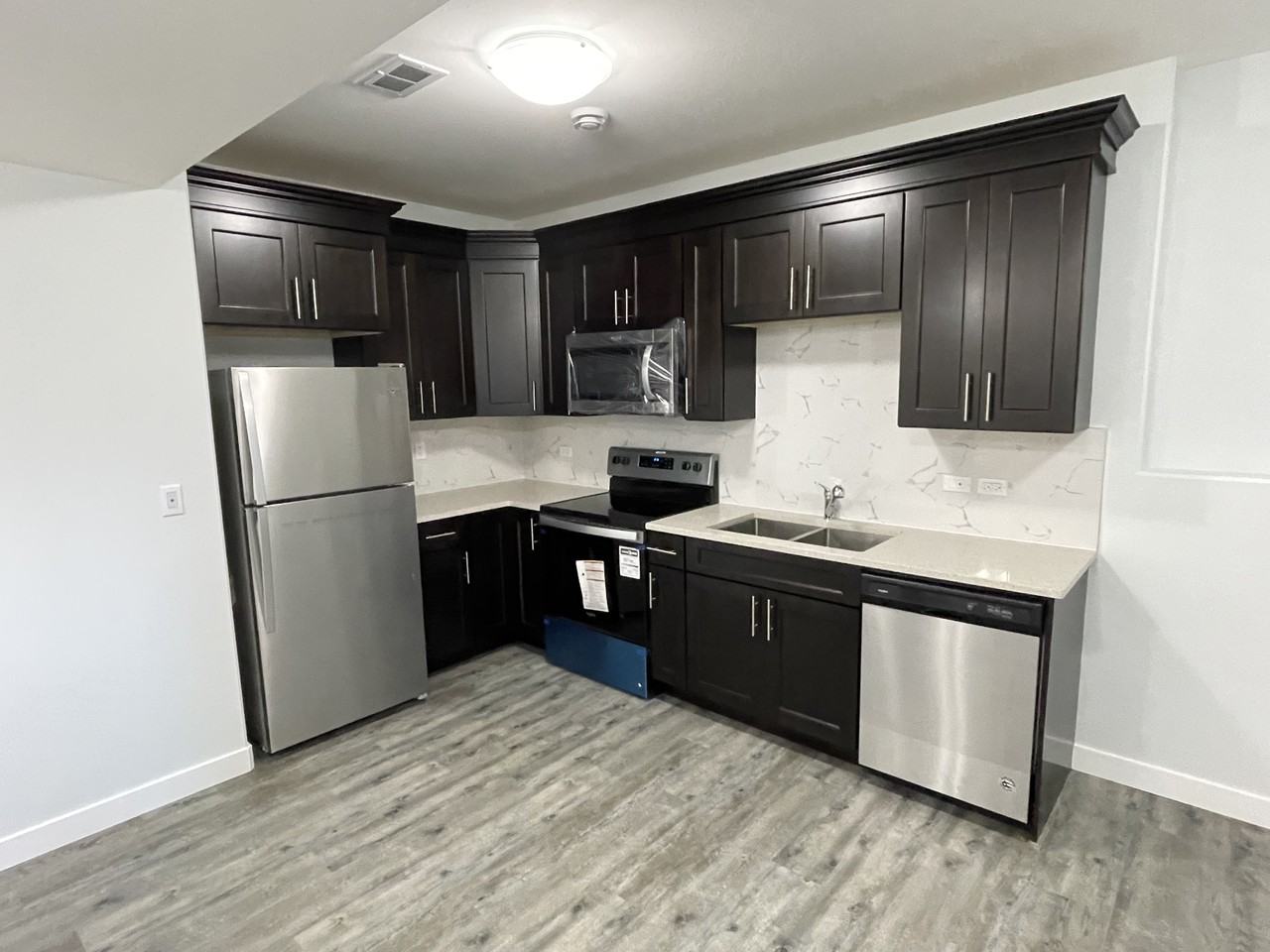 2 Bedroom | 1 Bathroom | Lower Unit 728 Feheregyhazi Blvd - Photo 5 of 16