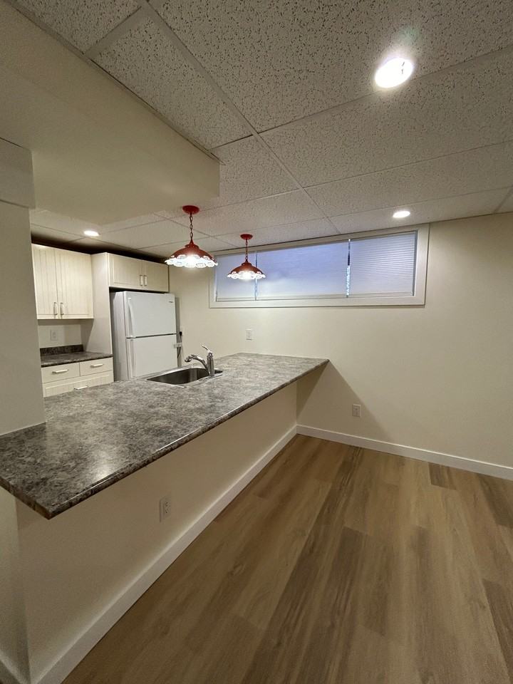 3 Bedroom | 1 Bathroom | Lower Unit 1536 Avenue G North - Photo 3 of 17