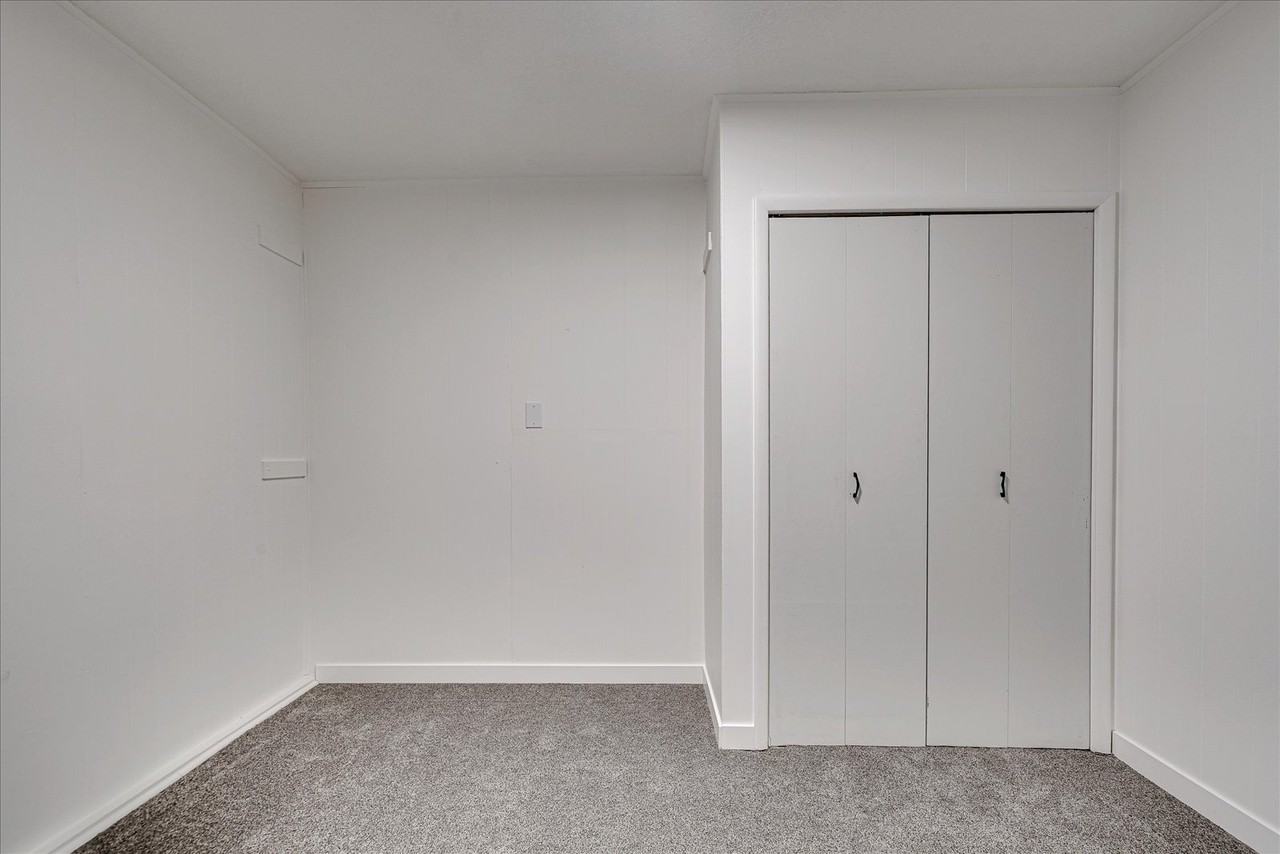 1 Bedroom | 1 Bathroom | Lower Unit 344 Carlton Drive - Photo 4 of 12
