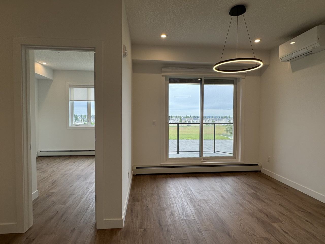 412 Mondrian - Photo 2 of 33