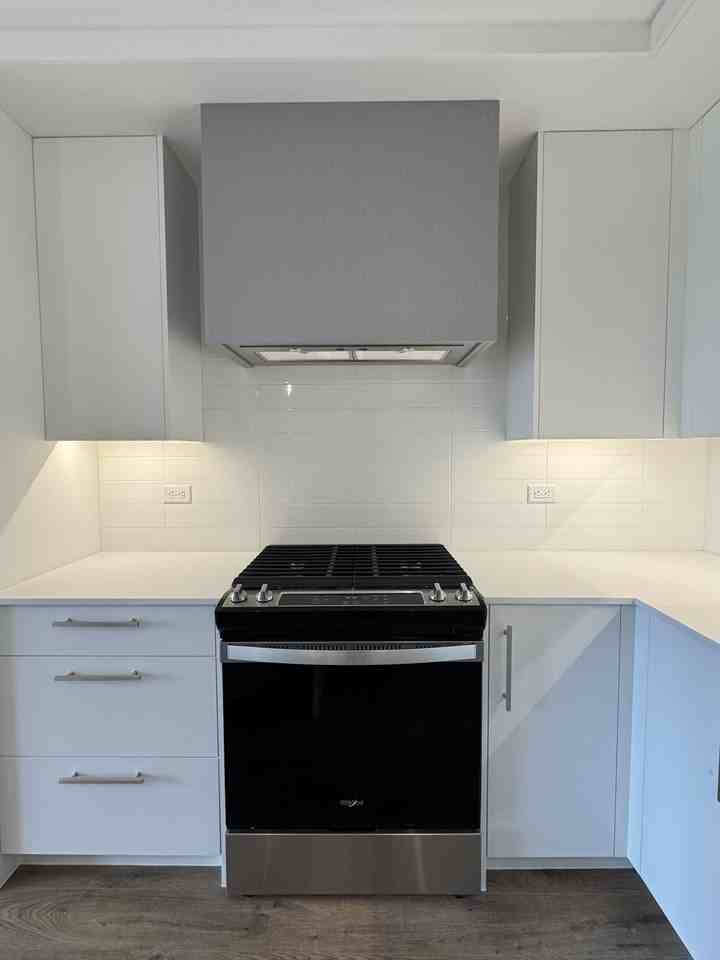 412 Mondrian - Photo 6 of 33