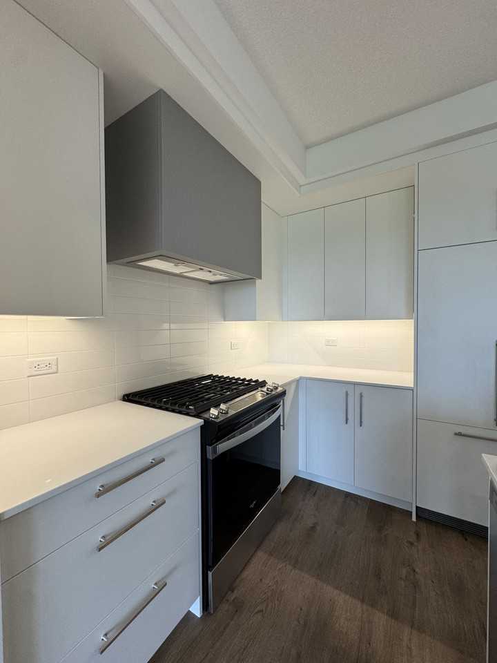 412 Mondrian - Photo 7 of 33