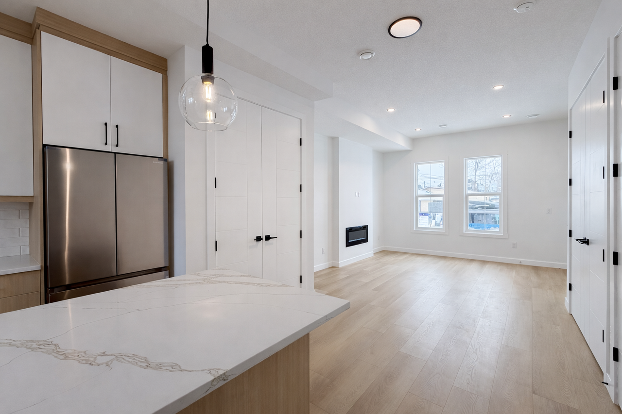 Renfrew 8 - 540 10th Ave NE - Photo 2 of 19