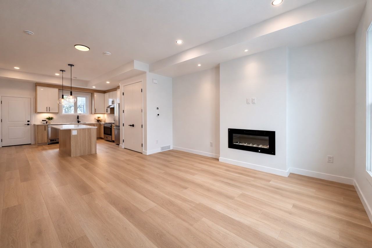 Renfrew 8 - 540 10th Ave NE - Photo 4 of 19