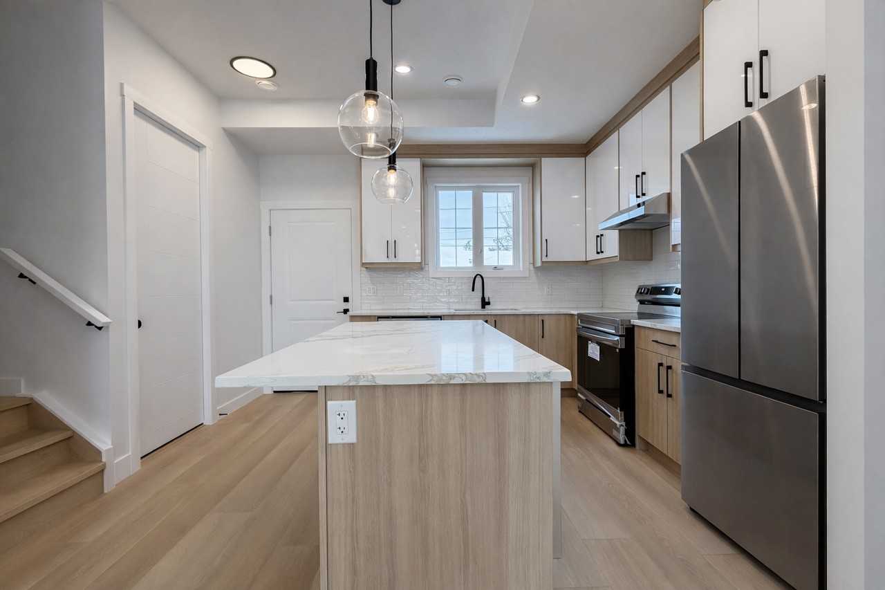 Renfrew 8 - 540 10th Ave NE - Photo 6 of 19