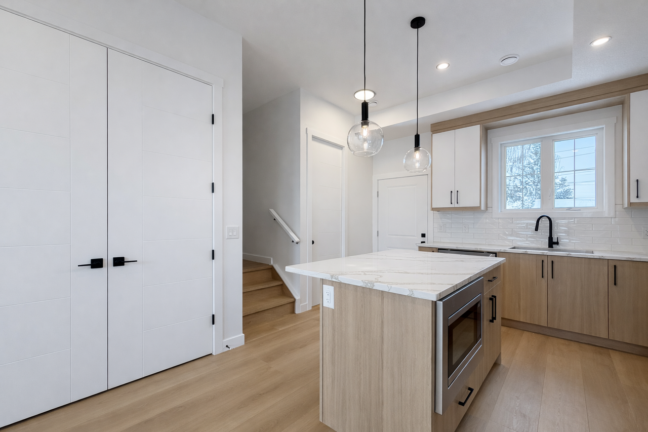 Renfrew 8 - 540 10th Ave NE - Photo 7 of 19