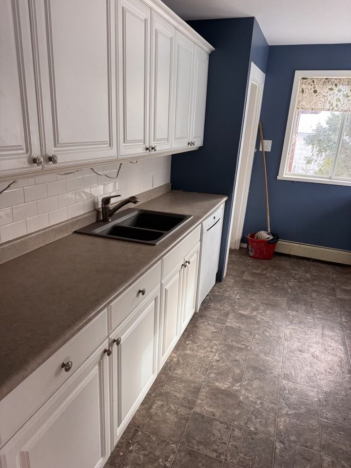 231 Winchester St - Photo 6 of 9