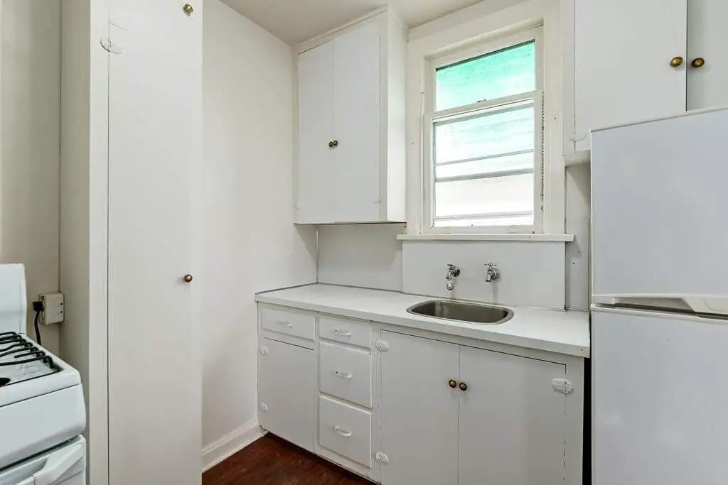 Tudor Manor - Photo 6 of 20