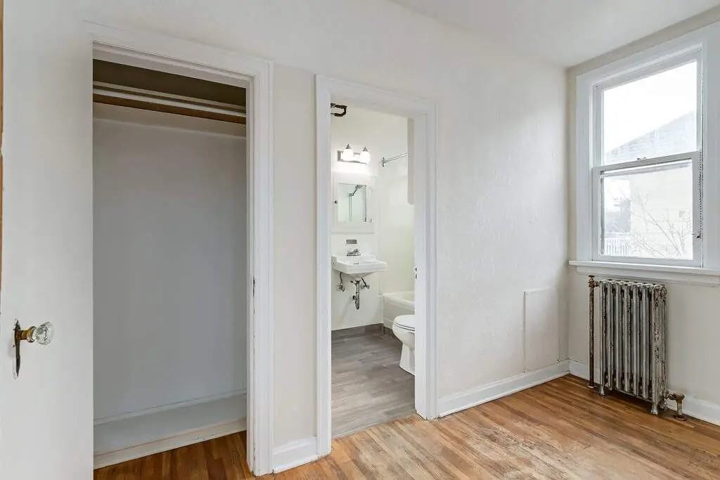 Tudor Manor - Photo 7 of 20