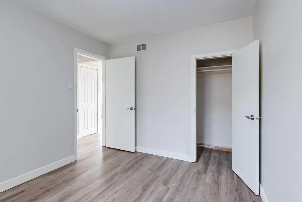 Scenic Court - Photo 7 of 9