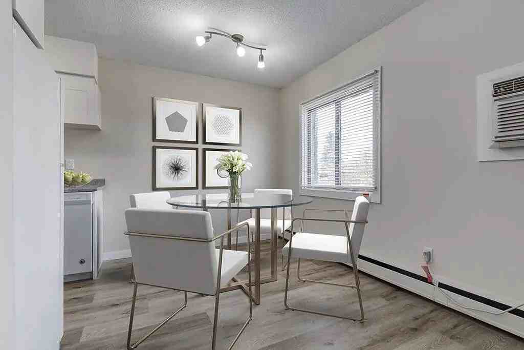 Geneva Apartments - Photo 4 of 13