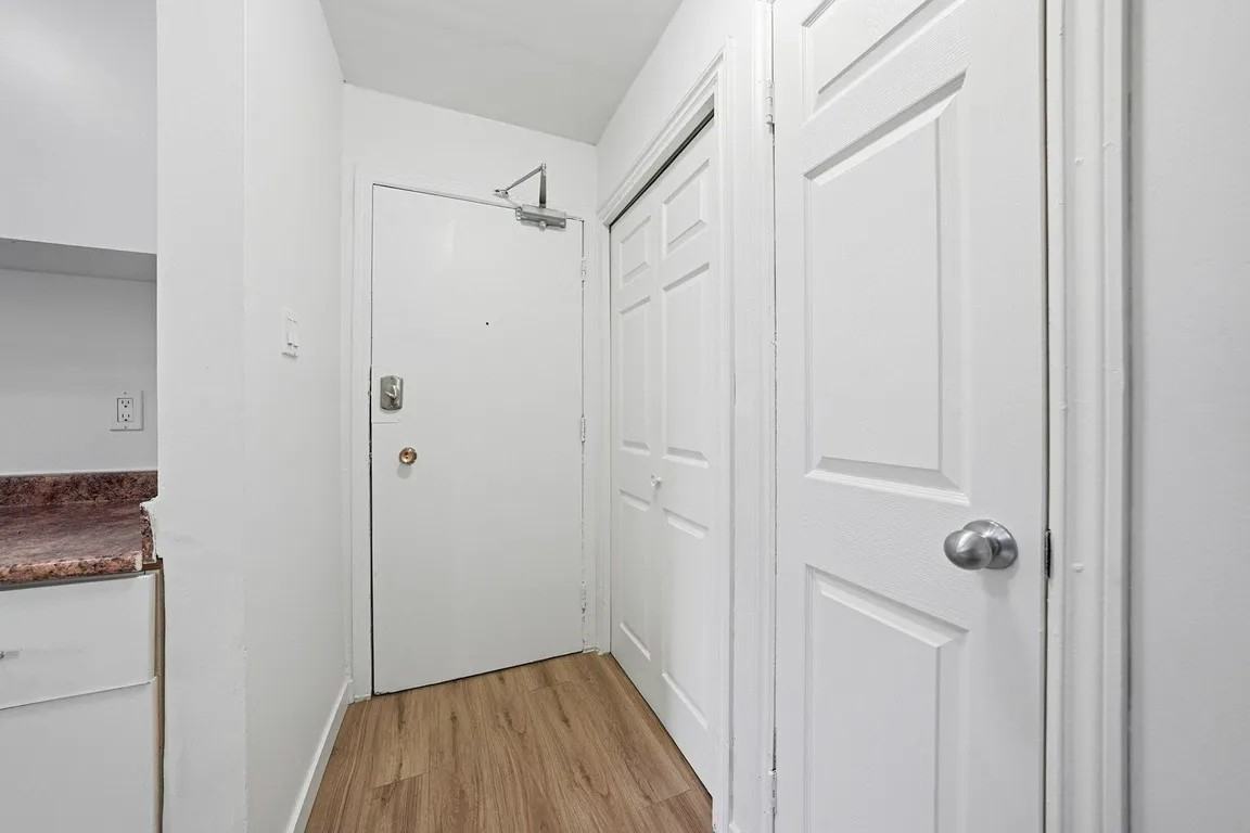 Westbrook Apartments - Photo 4 of 37