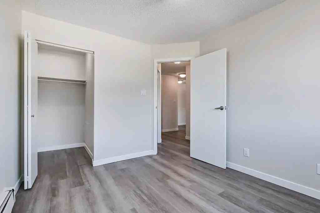 Lady Smith Apartments - Photo 4 of 18