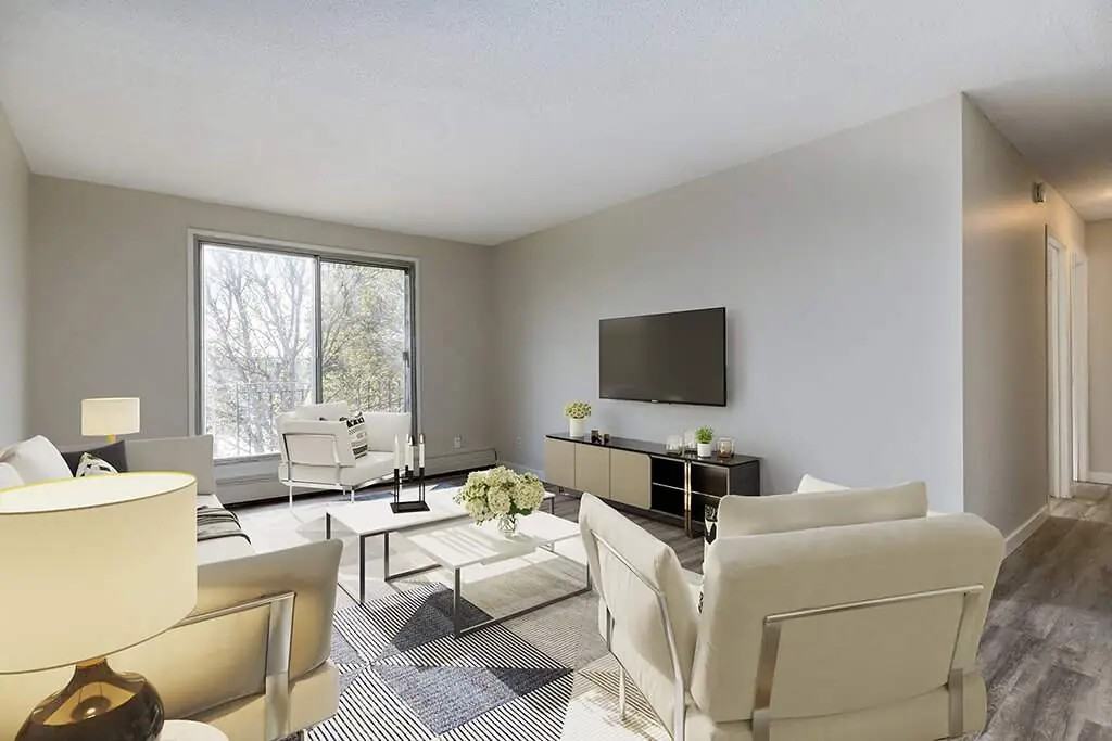 Summers Manor - Photo 4 of 11