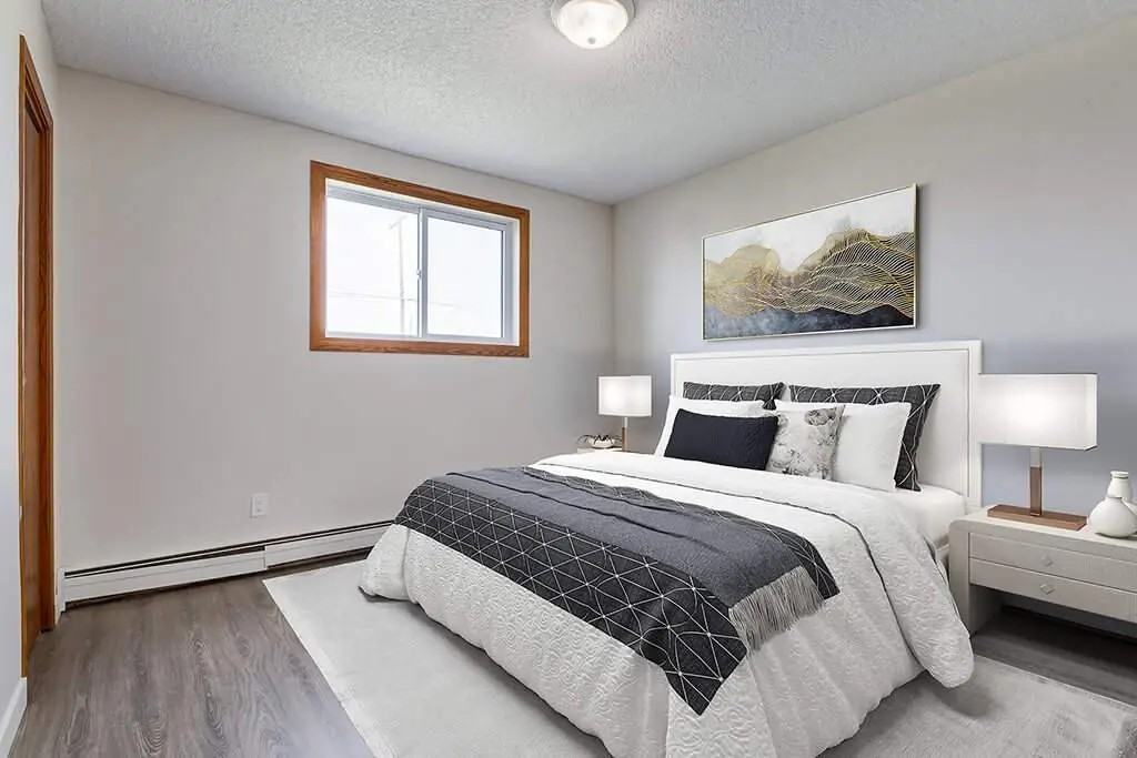 Crestview Manor - Photo 3 of 11