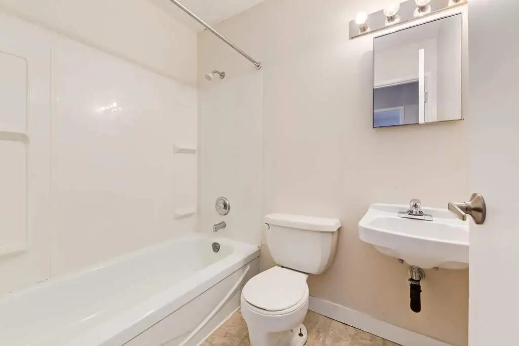 Park Tremaine - Photo 7 of 11