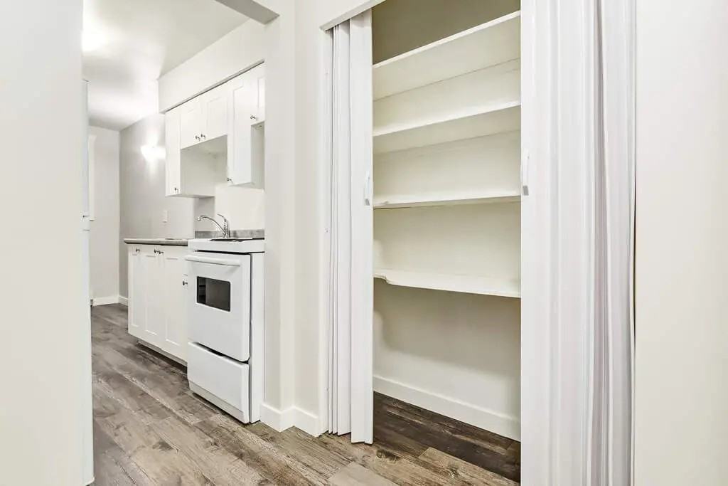 Louise Apartments - Photo 3 of 13