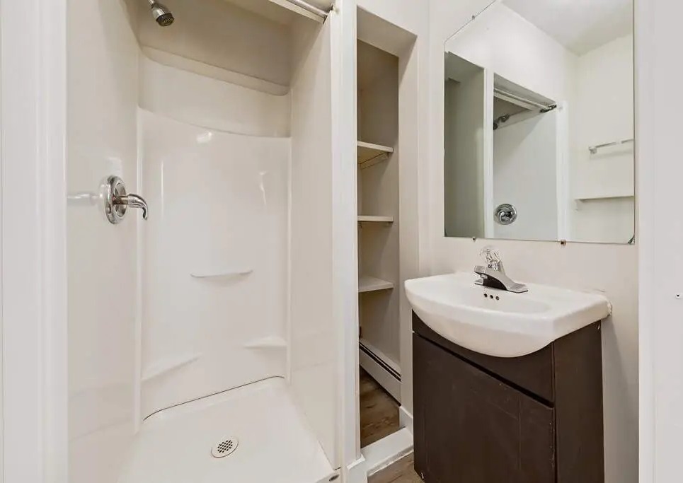 Allen Manor - Photo 7 of 18