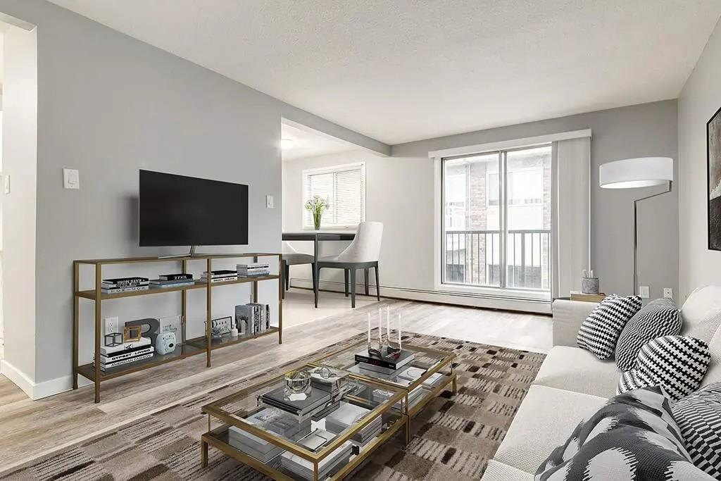 Linda Manor - Photo 5 of 12