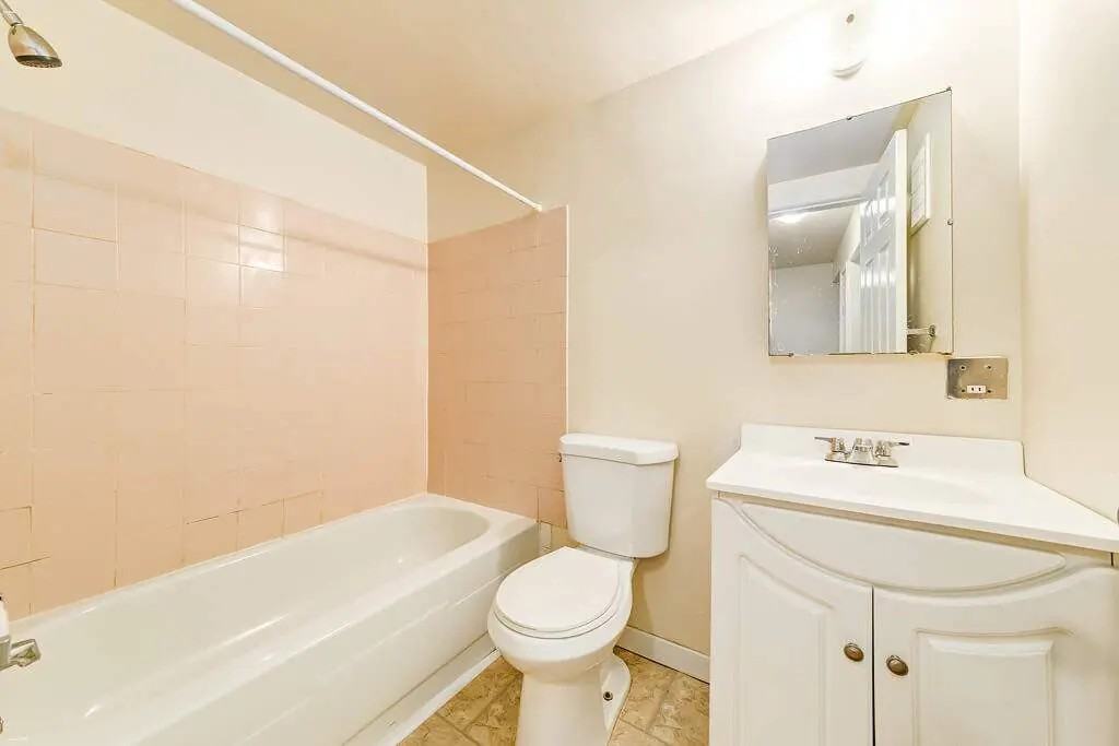 Fernwood Apartments - Photo 7 of 23