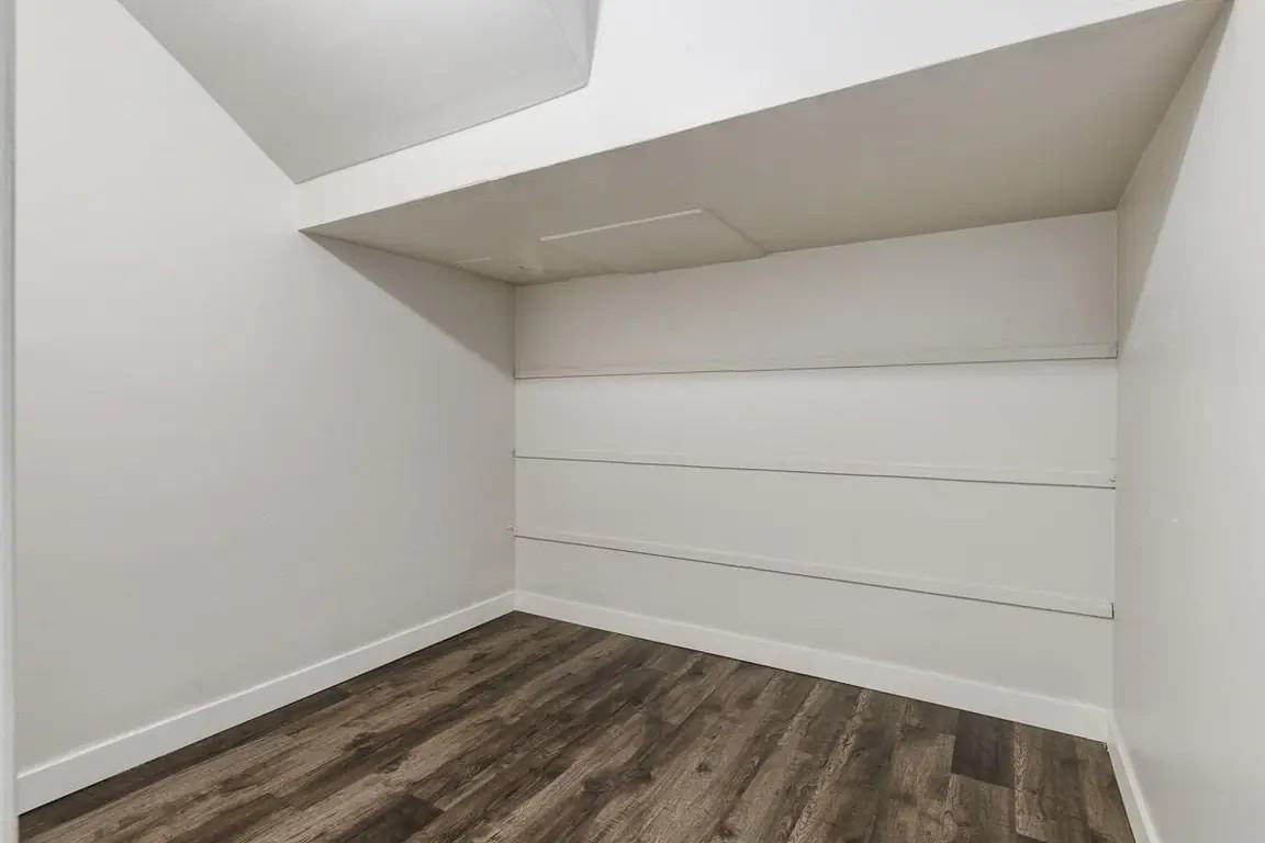 Phelips Apartments - Photo 7 of 17