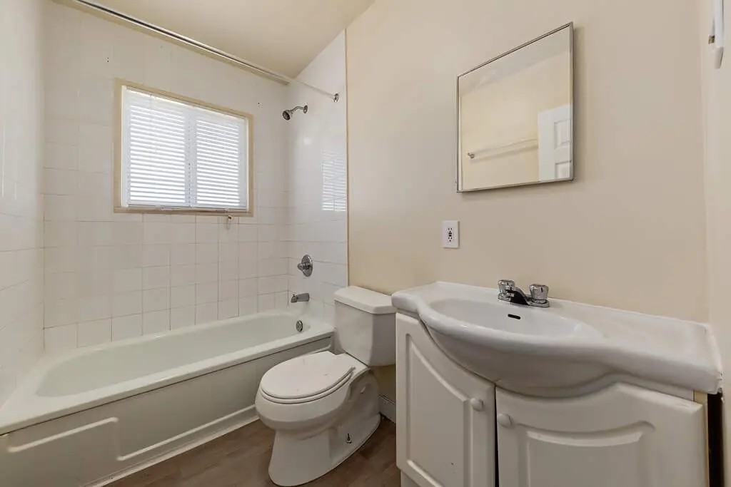 Chelsey Manor - Photo 7 of 20