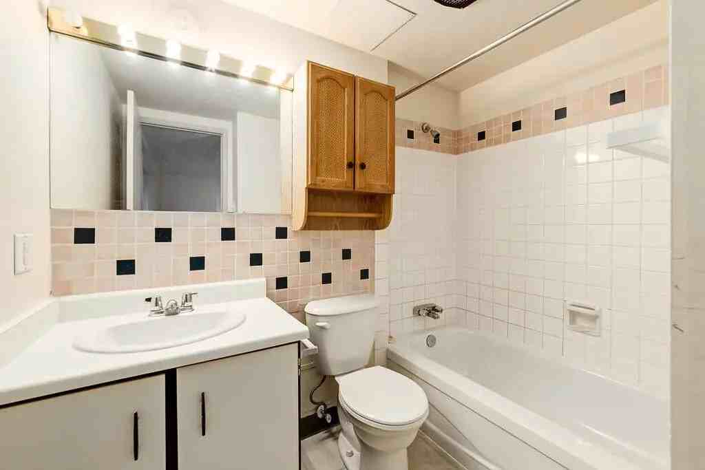 Eldor Place - Photo 5 of 8