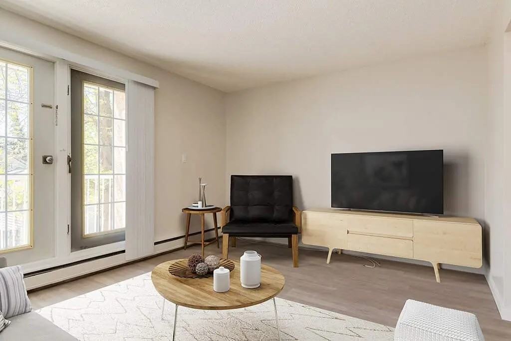 Mirror Lake Apartments - Photo 4 of 19