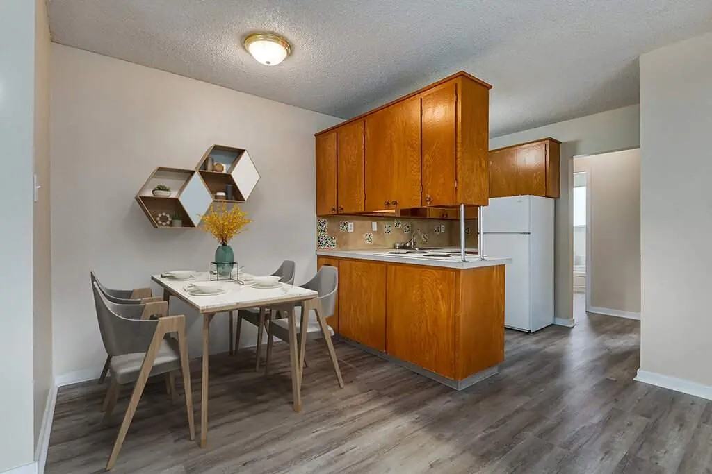 Laney Lodge - Photo 2 of 9