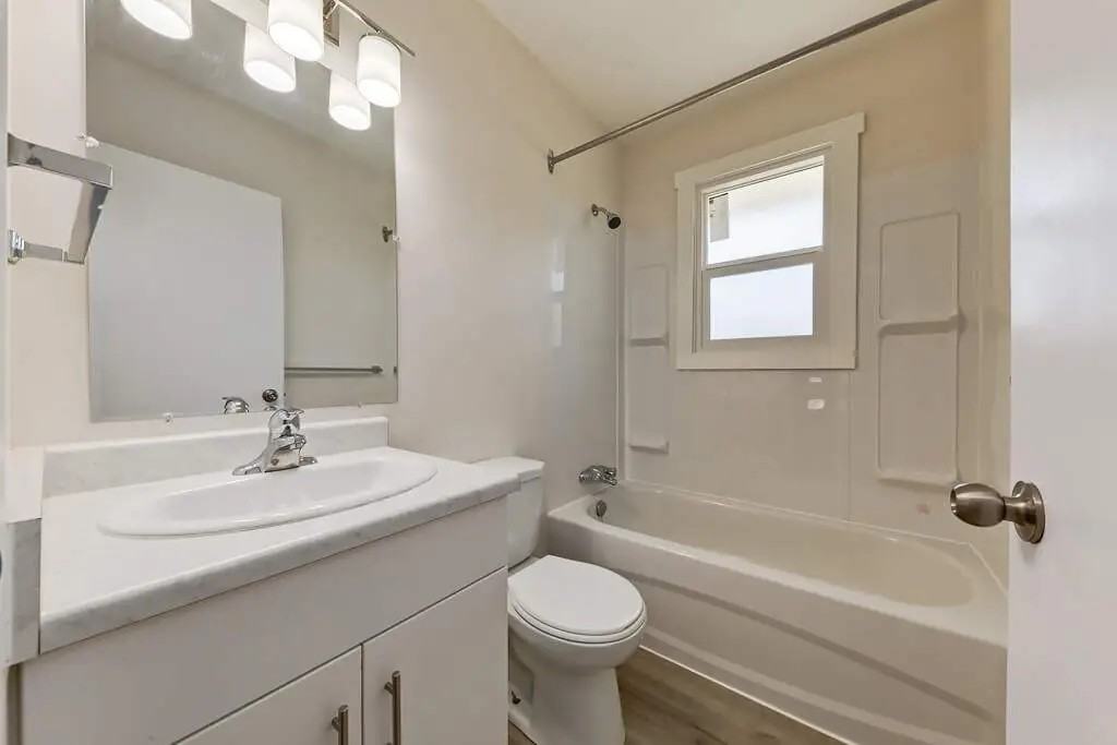 Killarney Gardens - Photo 5 of 8