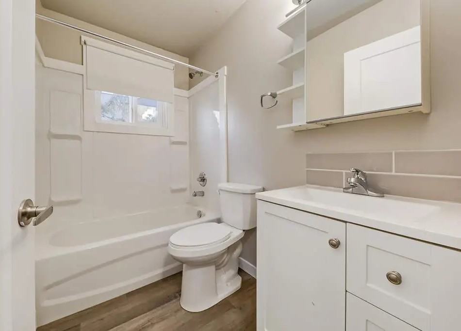 Aiva Manor - Photo 5 of 21