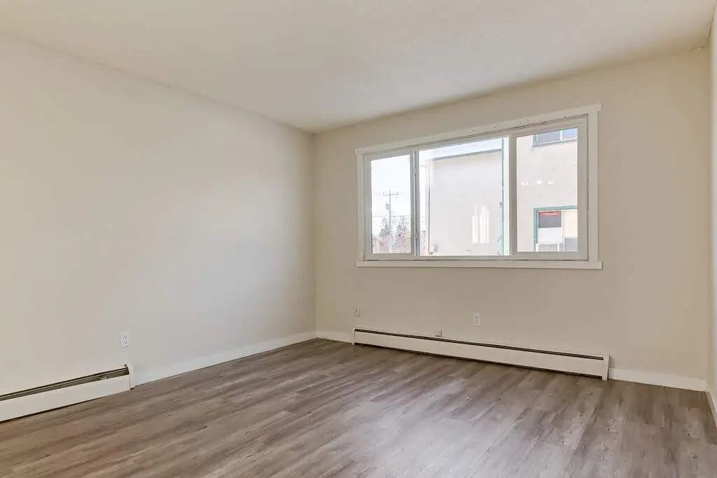 Aiva Manor - Photo 6 of 21