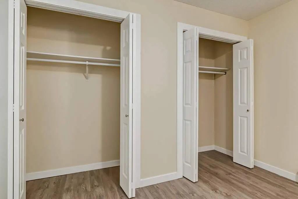 Brook Manor - Photo 7 of 13