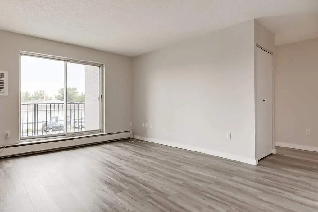 Hillview Apartments - Photo 6 of 18