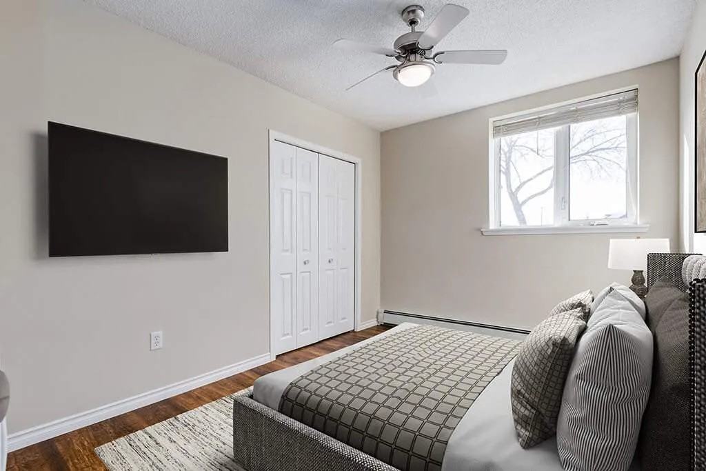 Kerri Grove - Photo 5 of 17