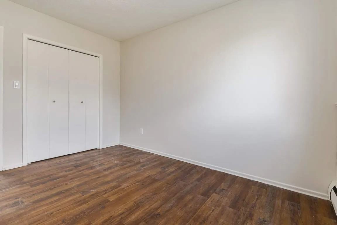 Kerri Grove - Photo 7 of 17