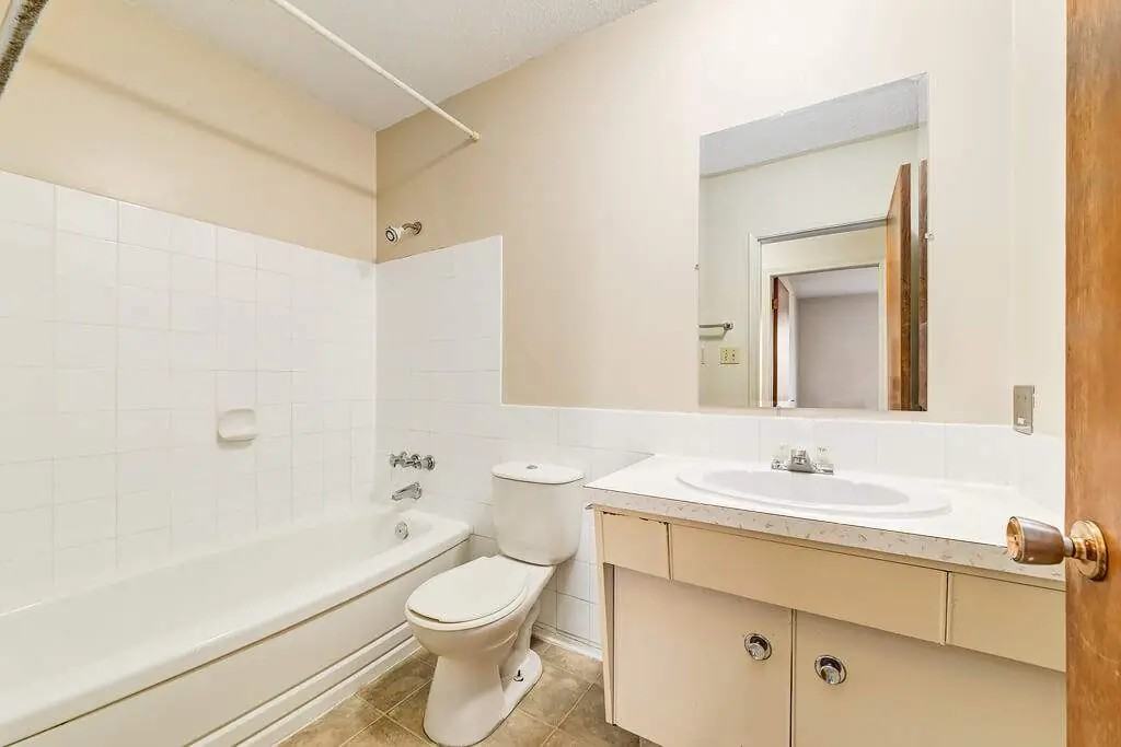 Mount Rose Apartments - Photo 5 of 24