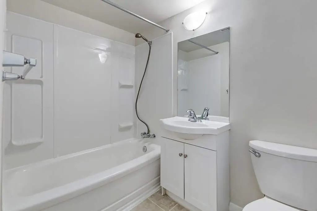 Park Apartments - Photo 5 of 9