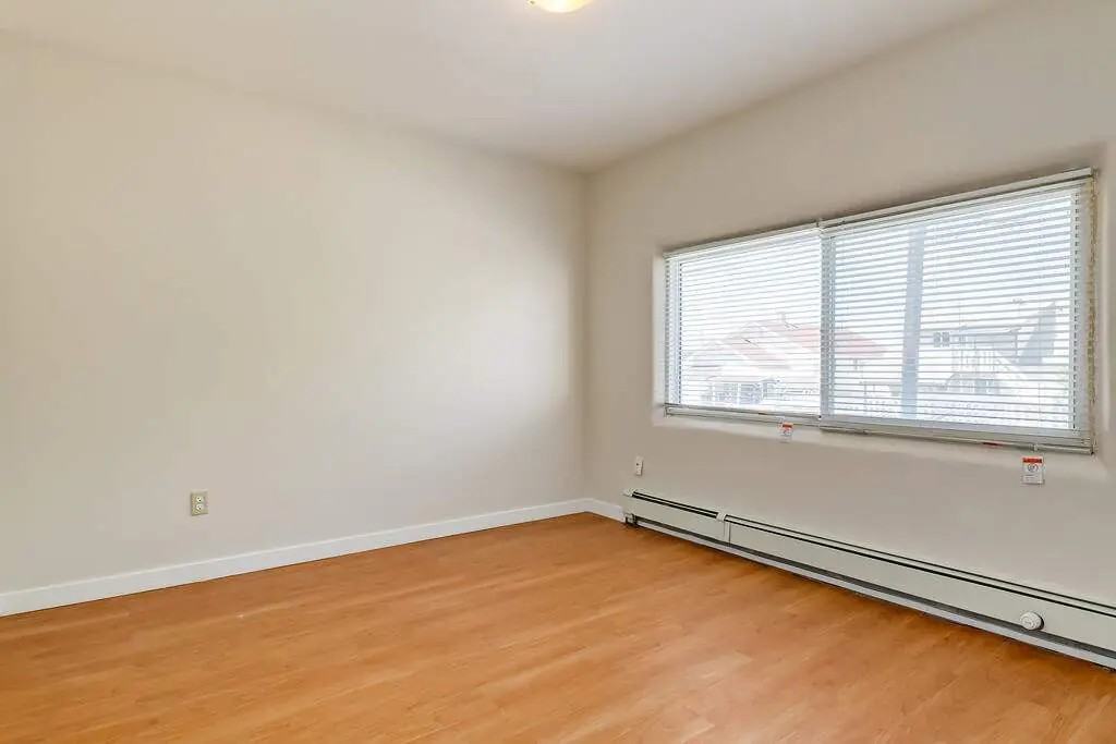 Simon's Court - Photo 6 of 20