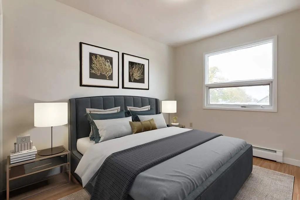 Belfast Manor - Photo 3 of 21