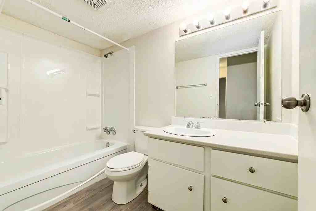 Glenwood Village - Photo 7 of 30