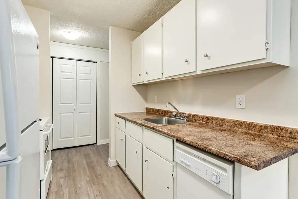 Glenwood Village - Photo 4 of 30