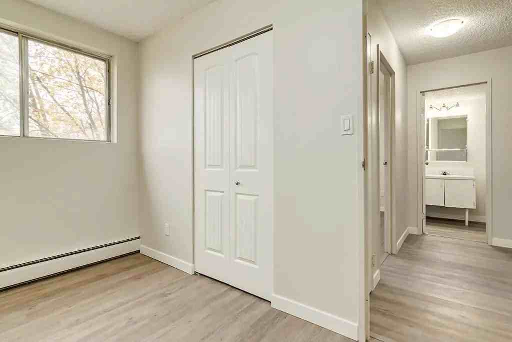 Regal Court - Photo 7 of 22