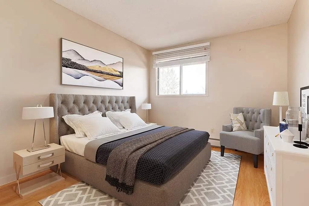 Royal Manor - Photo 2 of 26