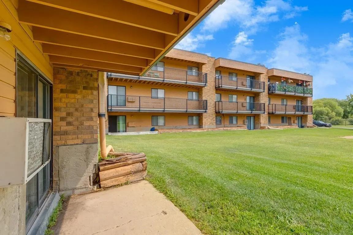 Southwind Apartments - Photo 7 of 32