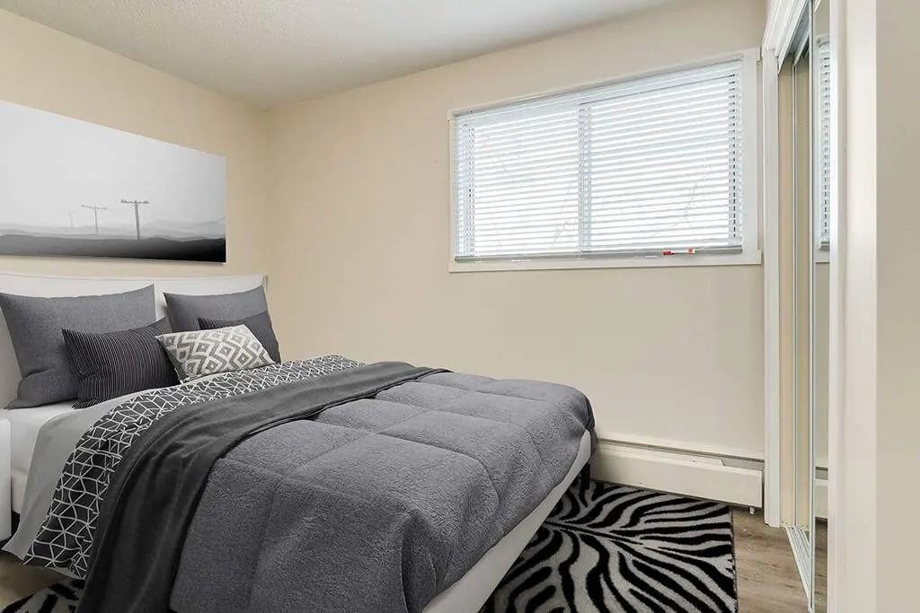 Montrose Apartments - Photo 3 of 21