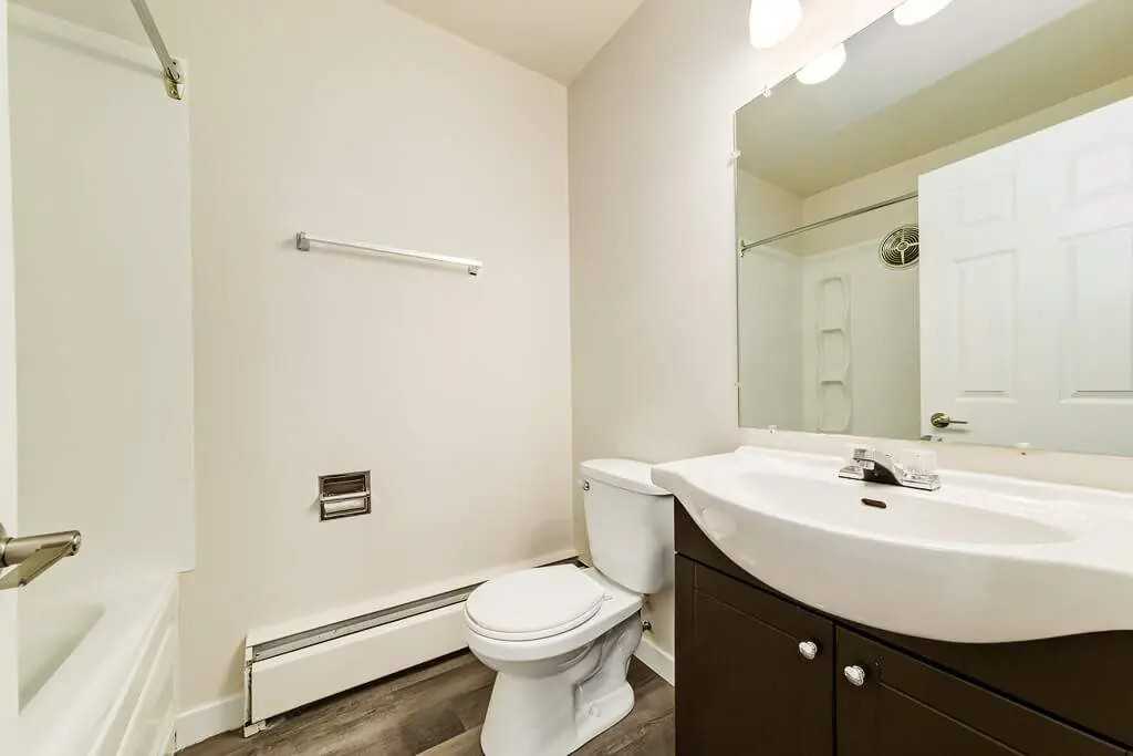 Montrose Apartments - Photo 6 of 21